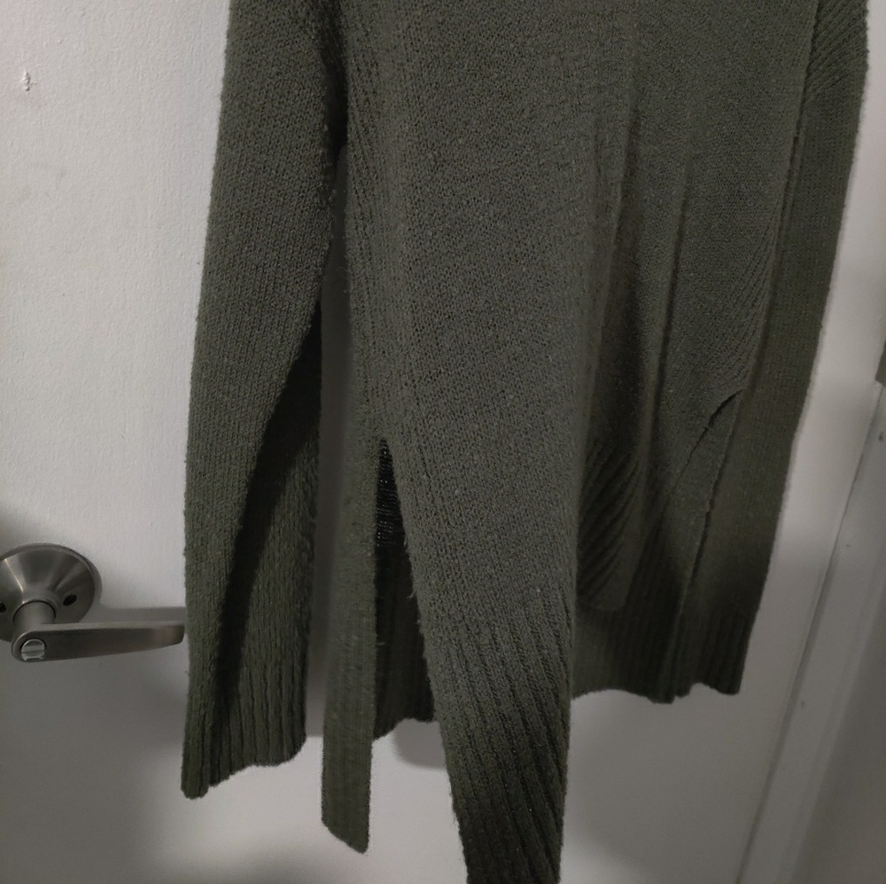 Sweater - Picture 8 of 8